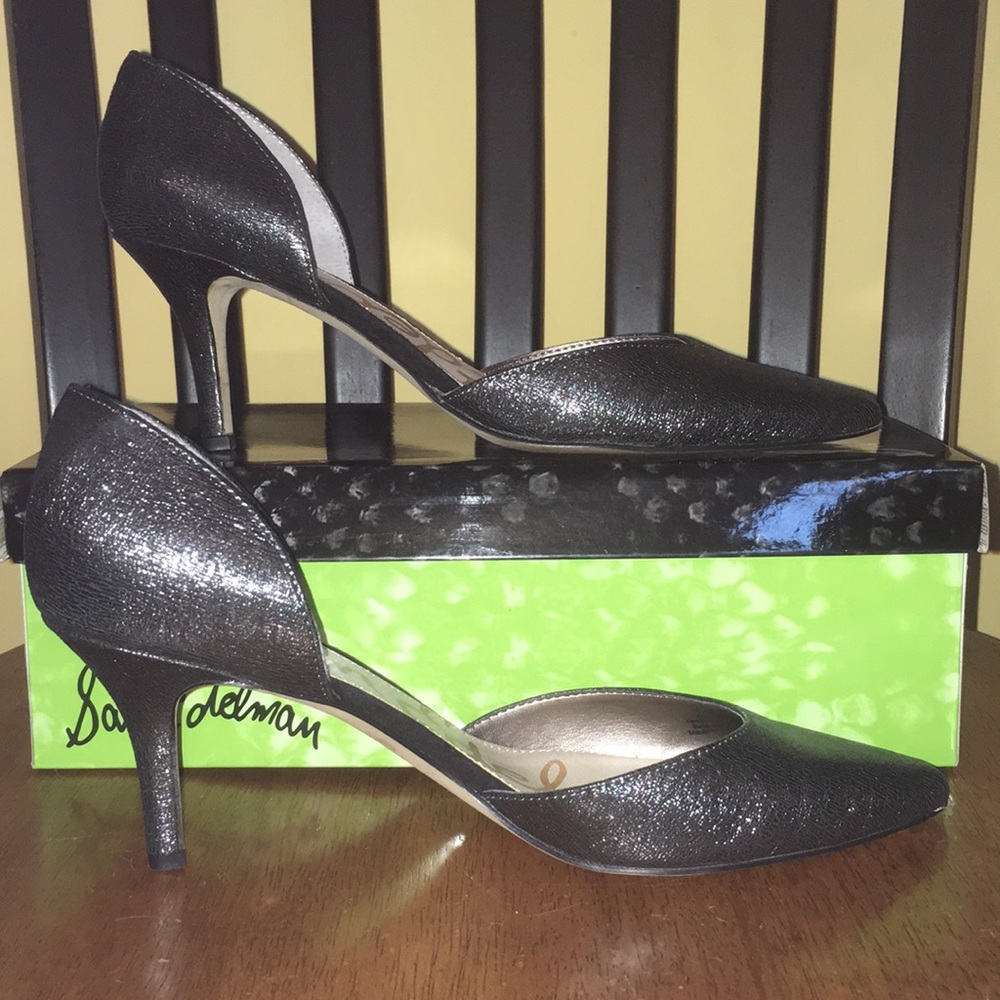 Metallic heel
